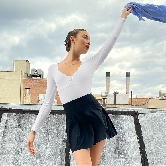 Aritzia Sunday Best Elsie Long Sleeve - White - Picture 2 of 6